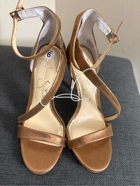 Women’s Jessica Simpson Bronze Strappy Open Toe Heels Size 6